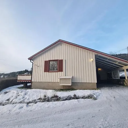 Semesterbostad Koselig Ved Sjoen - Skjevikstranden
