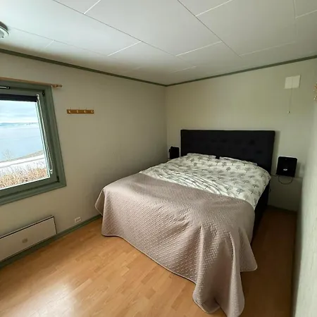 Koselig Ved Sjoen - Skjevikstranden